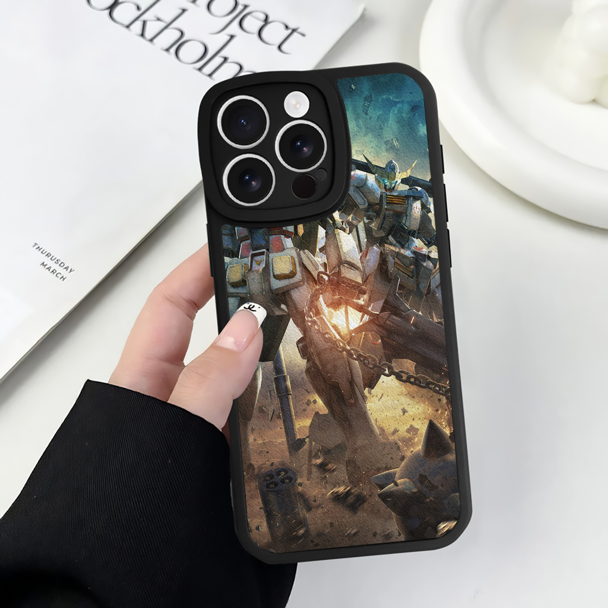 （画像用） 機動戦士ガンダム Mobile Suit Gundam 【iPhone 16シリーズ対応】シリコンスマホケース（レザー調） 材質：シリコン